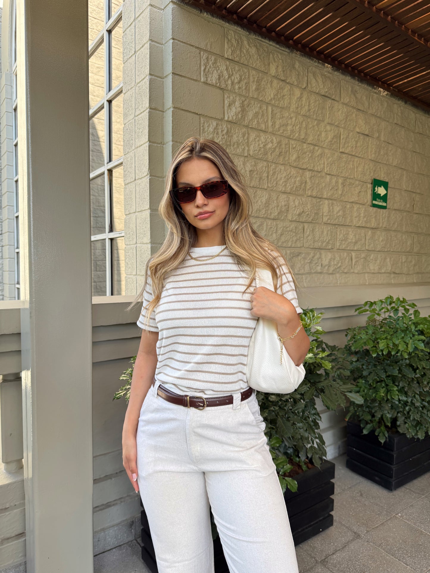 T-SHIRT BÁSICA RAYAS - BEIGE