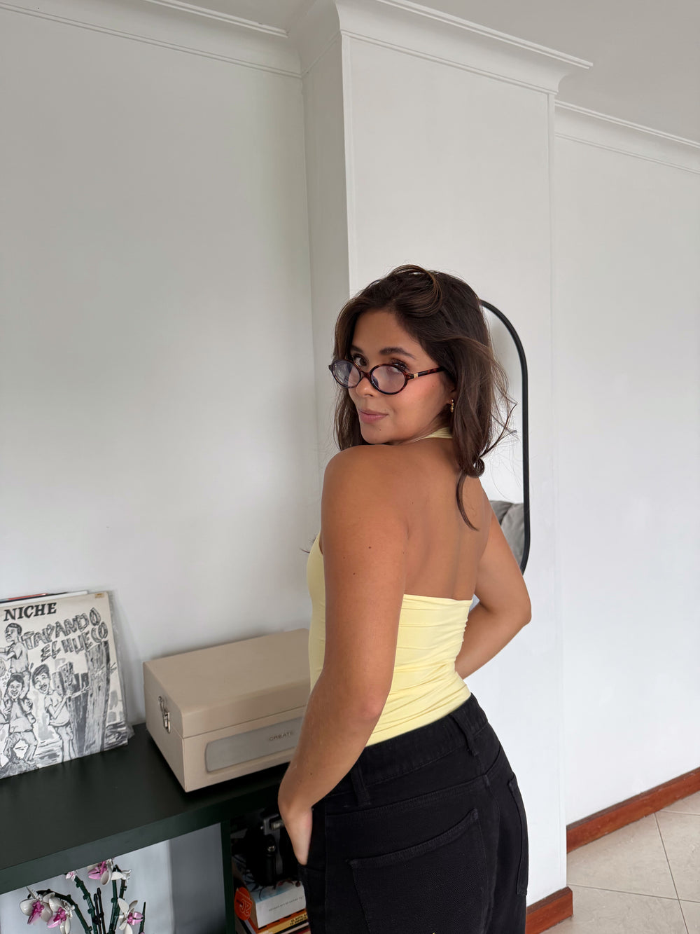 BODY ESCOTE HALTER - AMARILLO