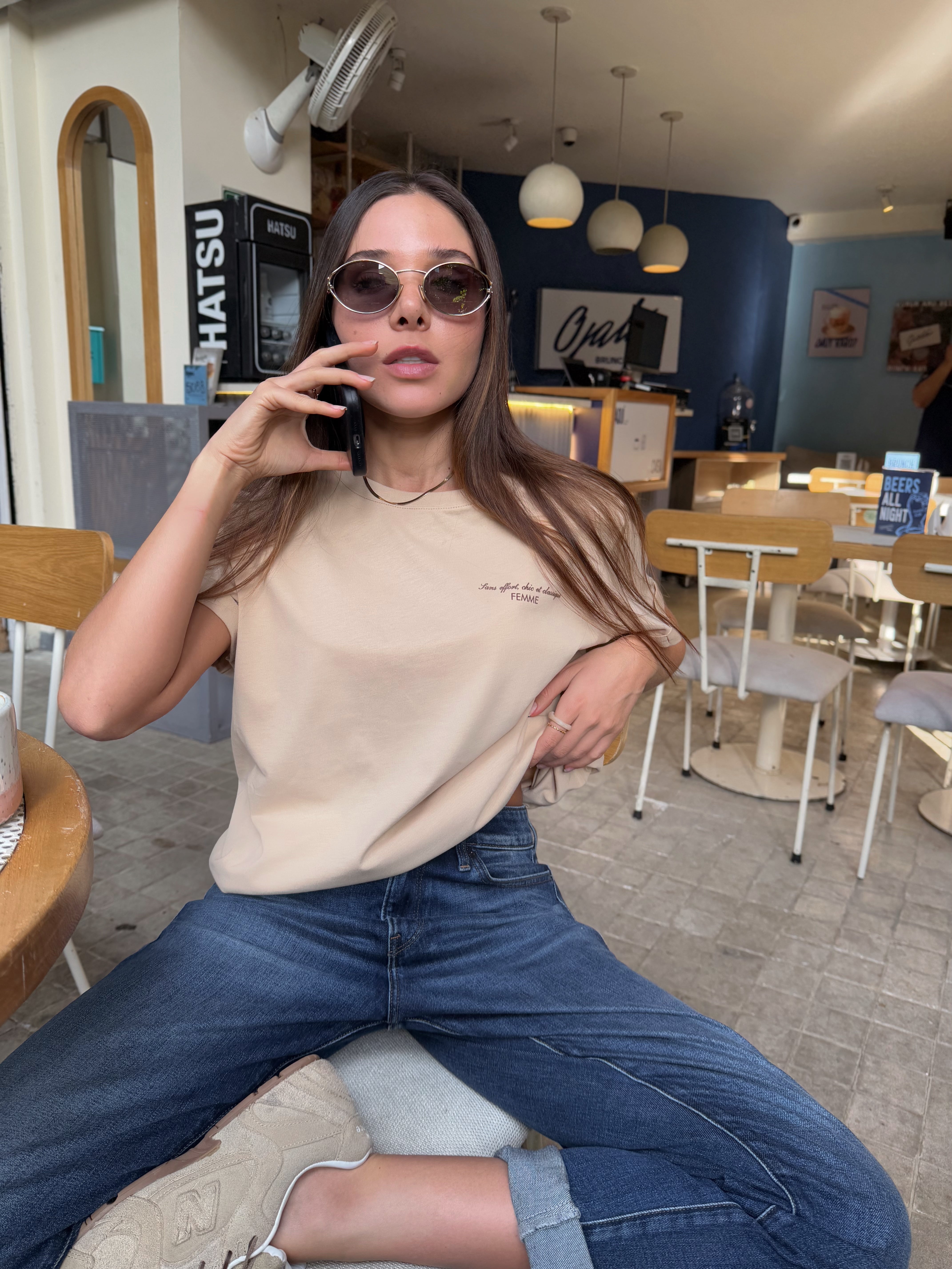 T-SHIRT GRÁFICA FEMME - TIERRA