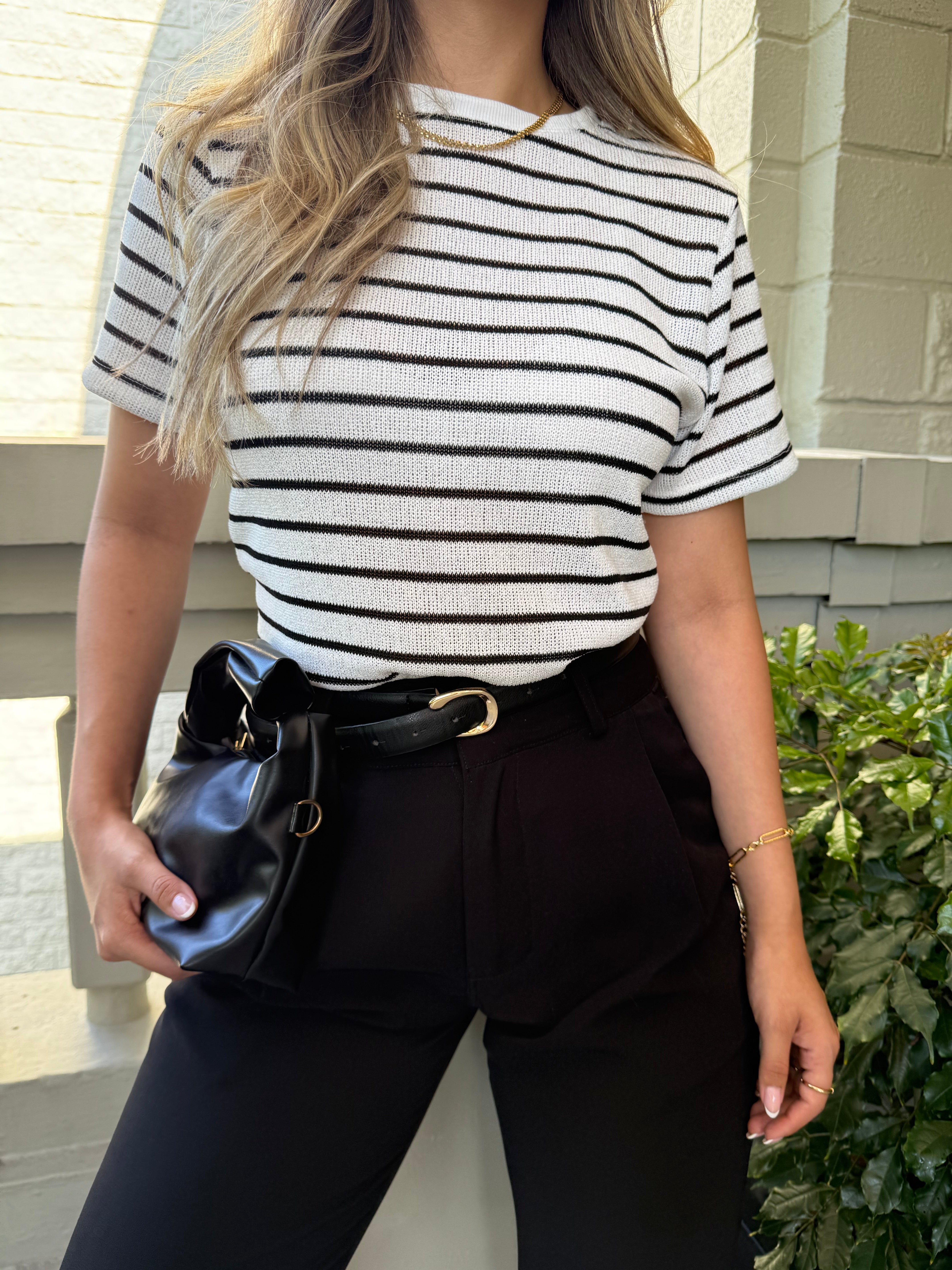 T-SHIRT BÁSICA RAYAS - NEGRO