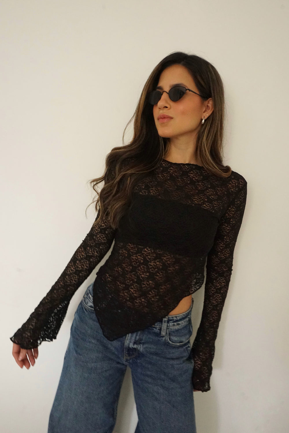 BLUSA BLONDA ASIMÉTRICA - NEGRO