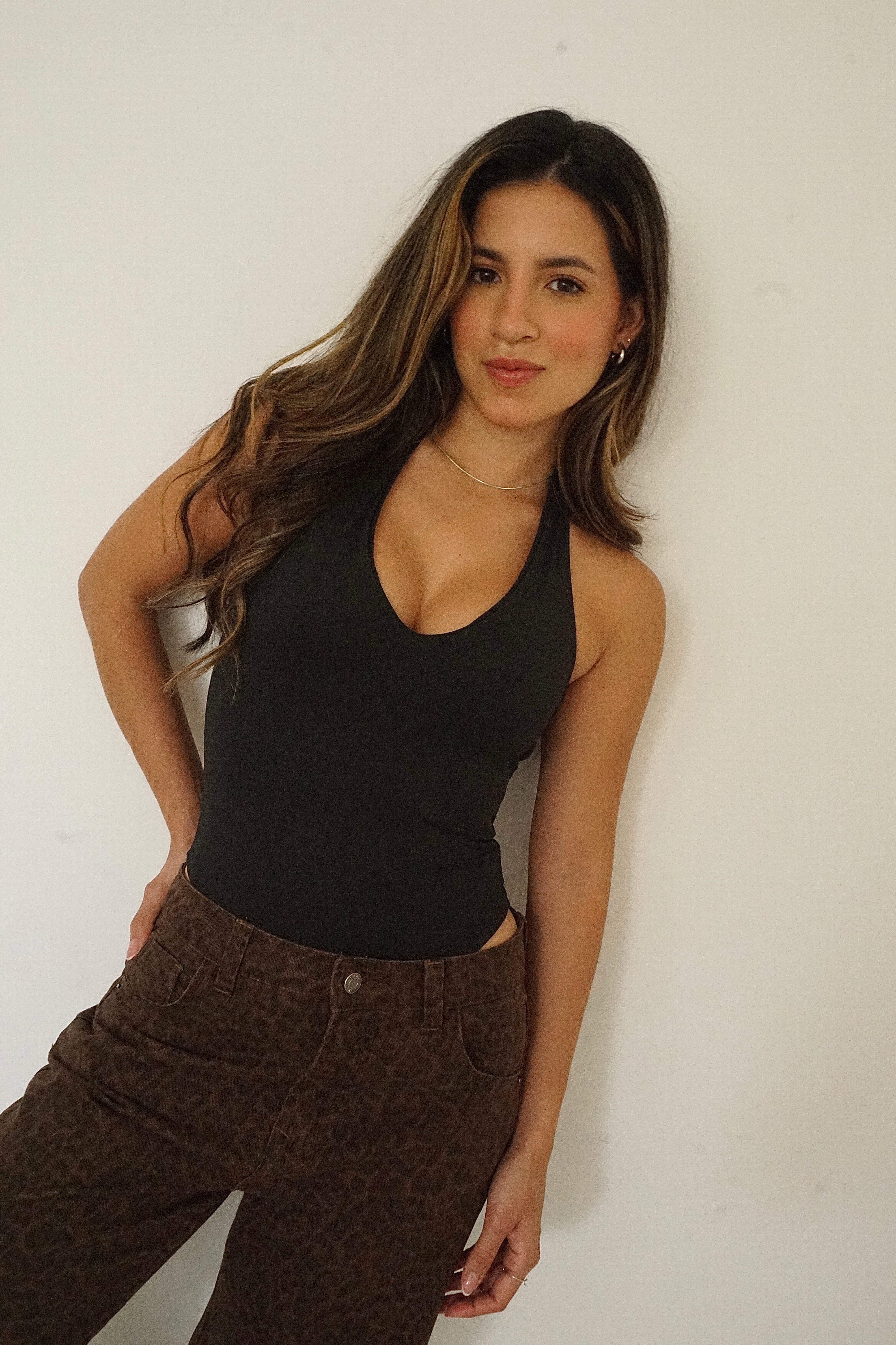 BODY ESCOTE HALTER - NEGRO