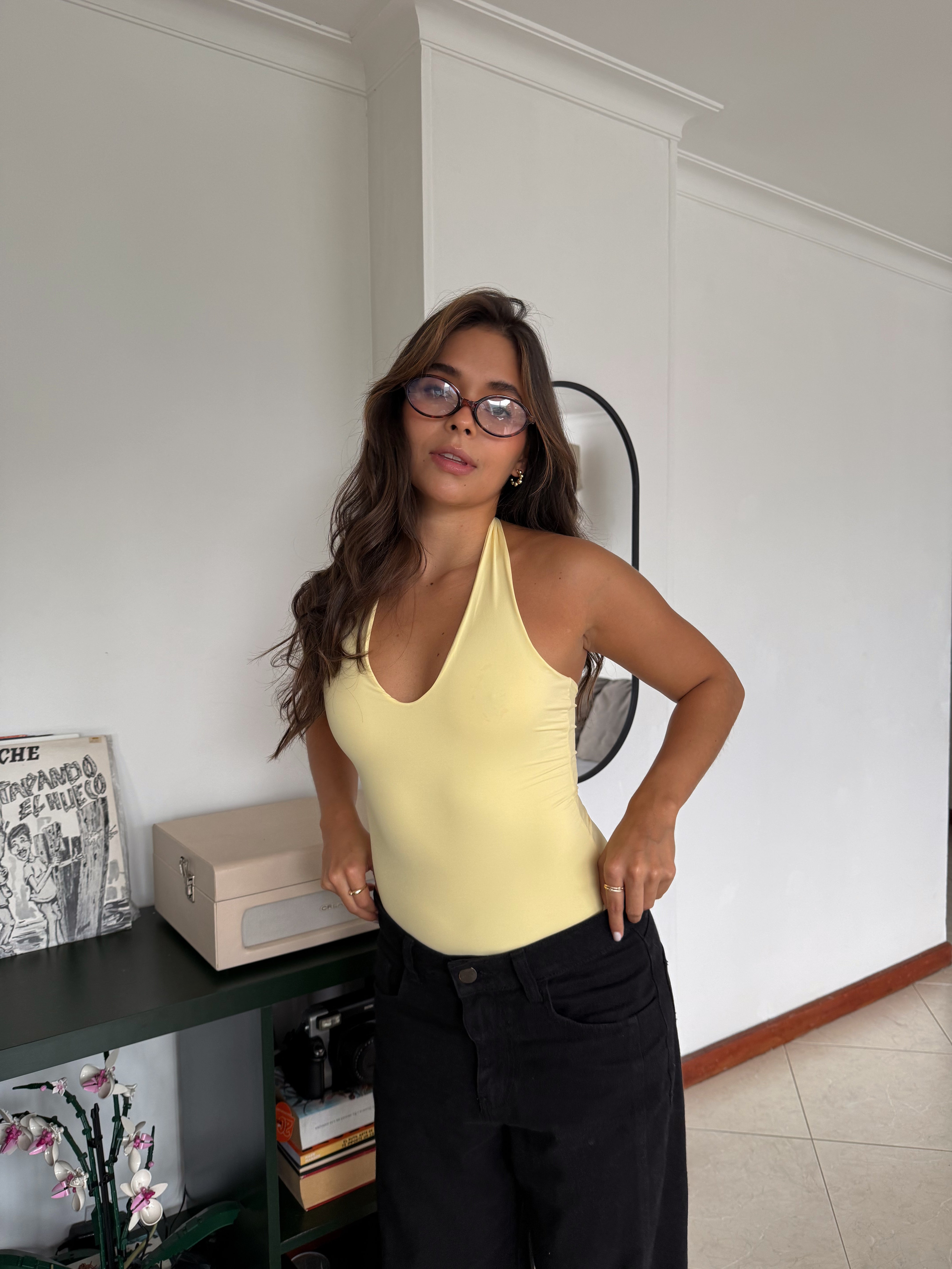 BODY ESCOTE HALTER - AMARILLO