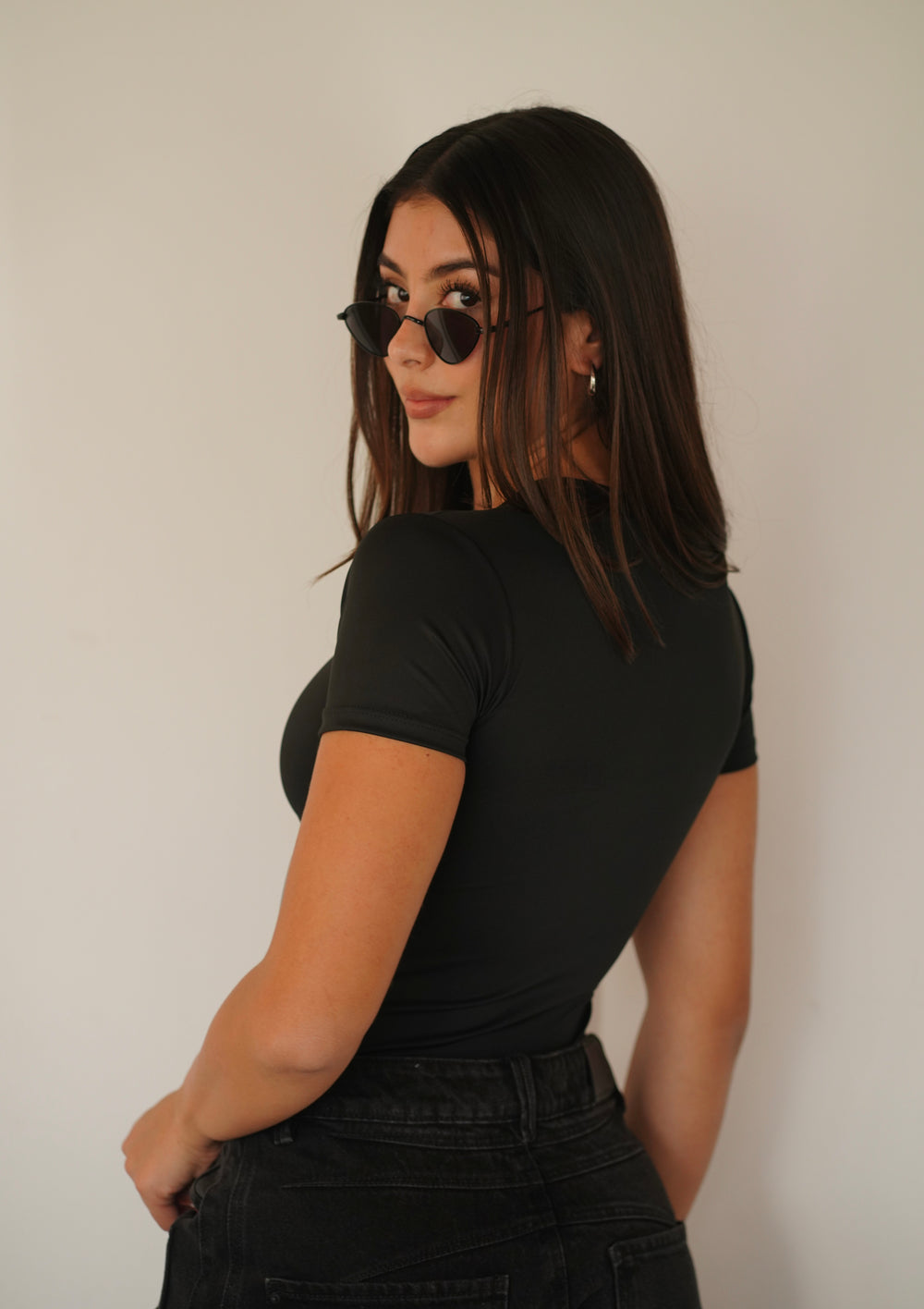 BODY BÁSICO CUELLO REDONDO - NEGRO